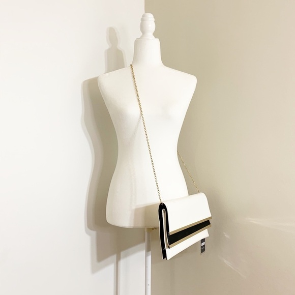 Black and white envelope handbag clutch or crossbody - Picture 3 of 11